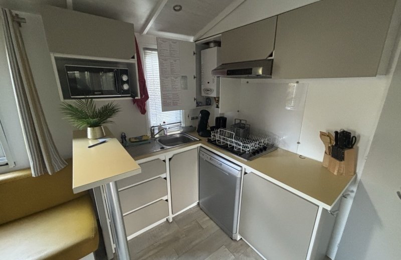 Friesland camping bergumermeer verkoop stacaravan bazaan 301 11